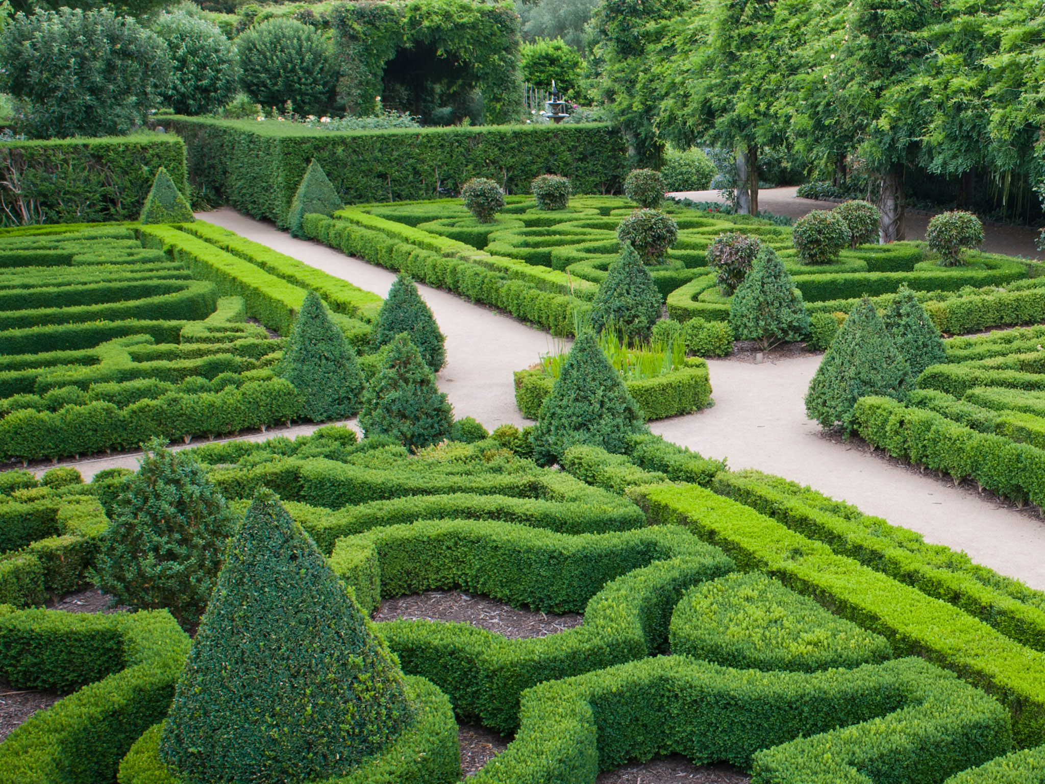 02. Parterre Garden